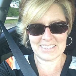 Meet your Posher, Lorie